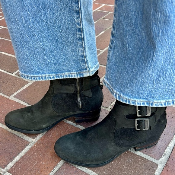 Sorel Waterproof Black Leather Suede Buckled Lolla Ankle Boots Size 9 - Picture 2 of 13